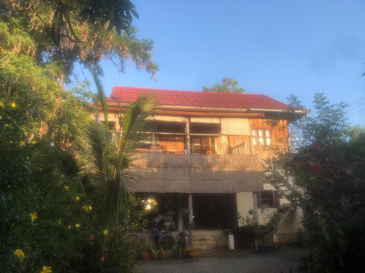 Retro Kampot Guesthouse Buitenkant foto