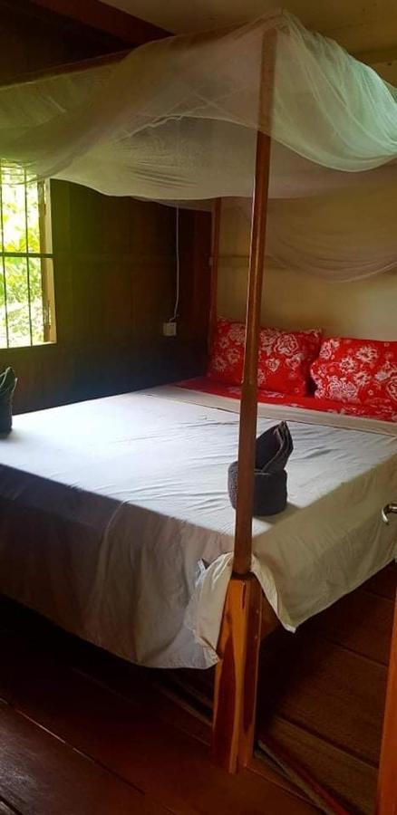 Retro Kampot Guesthouse Buitenkant foto