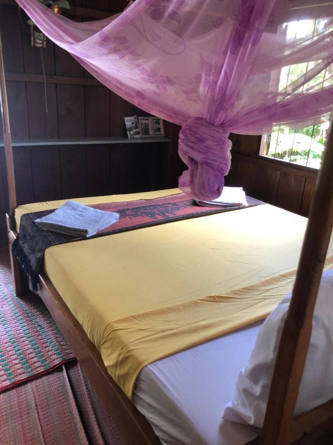 Retro Kampot Guesthouse Buitenkant foto