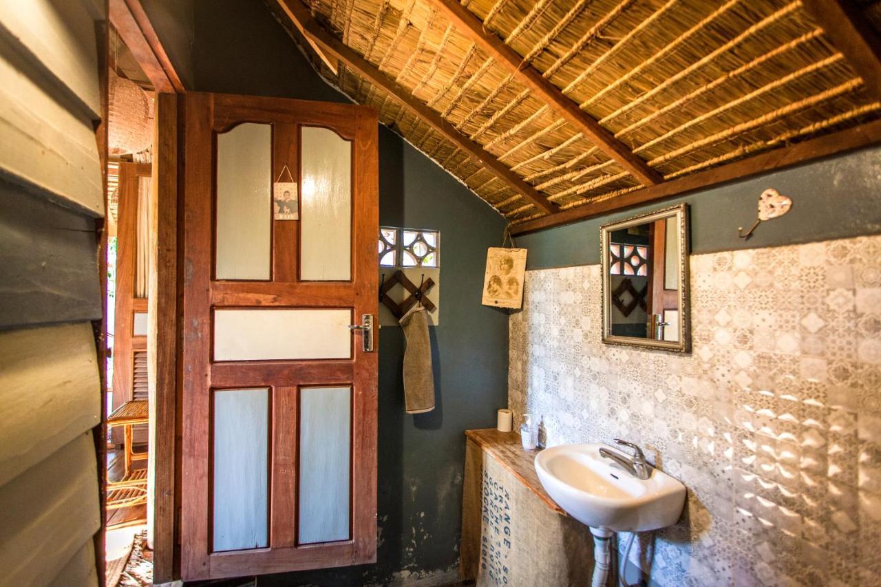 Retro Kampot Guesthouse Buitenkant foto