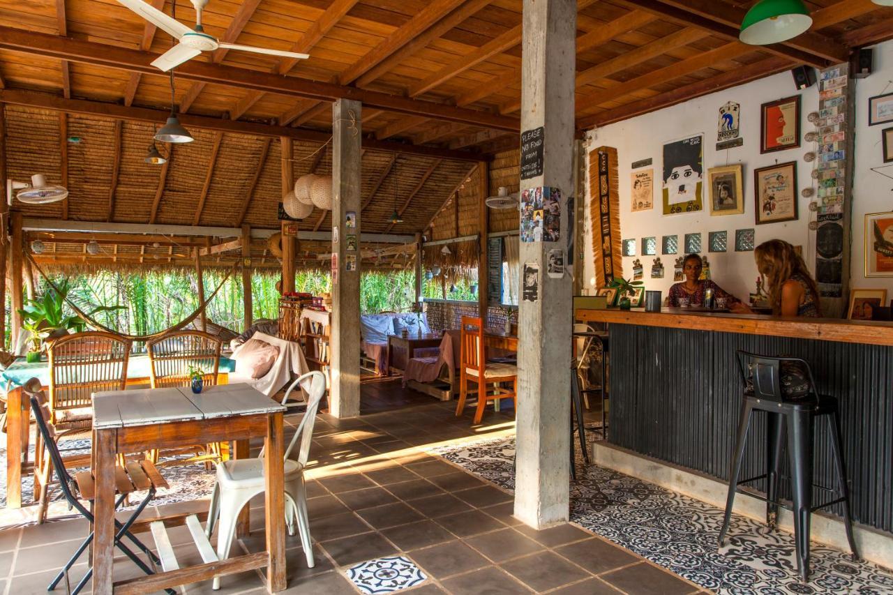 Retro Kampot Guesthouse Buitenkant foto
