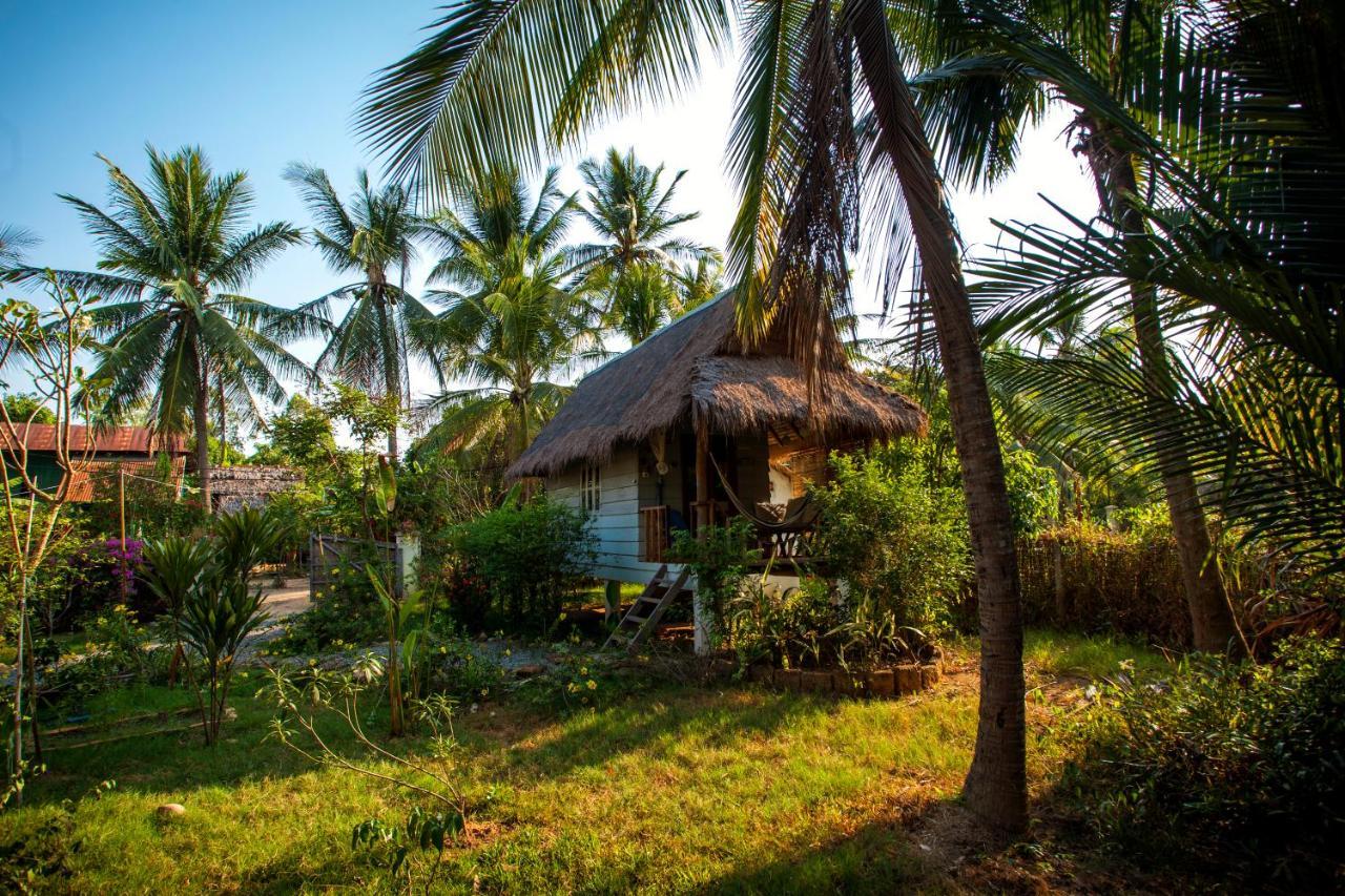 Retro Kampot Guesthouse Buitenkant foto
