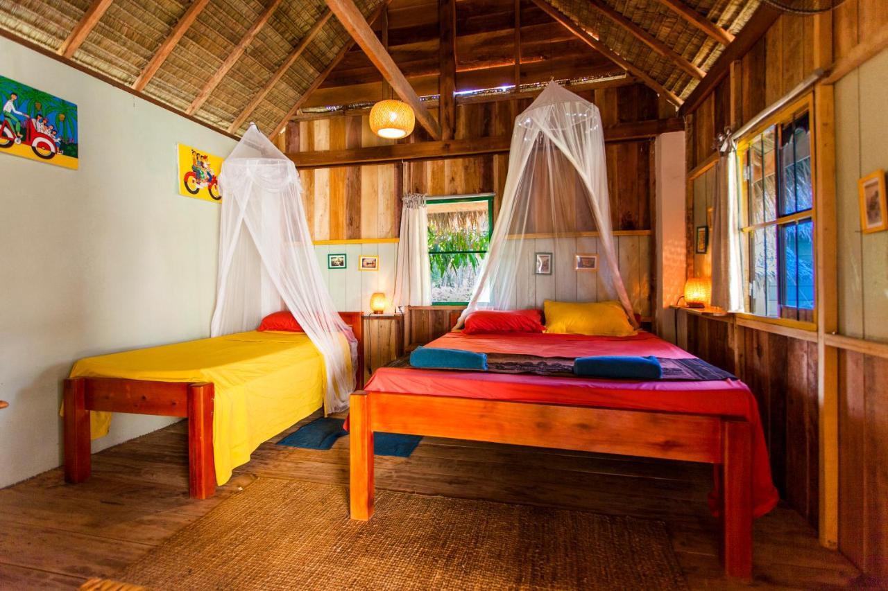 Retro Kampot Guesthouse Buitenkant foto