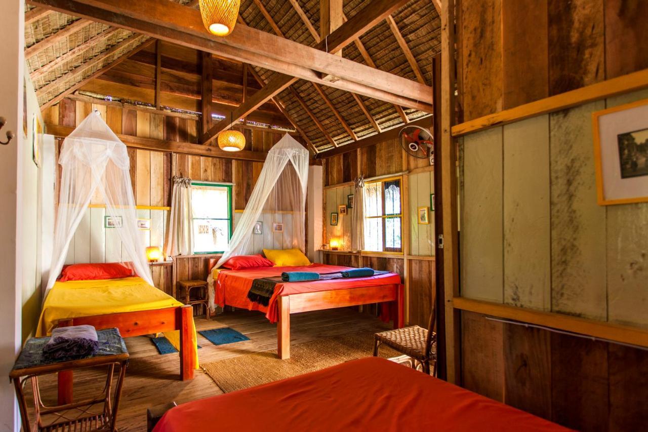 Retro Kampot Guesthouse Buitenkant foto