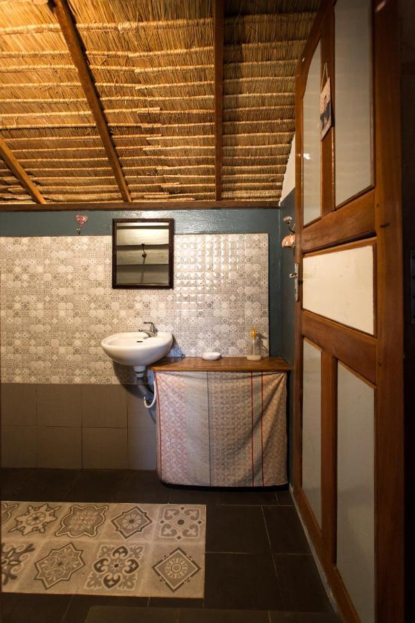 Retro Kampot Guesthouse Buitenkant foto